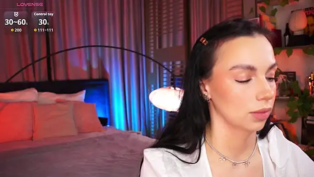 Snapshot of LunaNight chatting on 17, 11, 2025 LunaNight online show from 17, 11, 2025