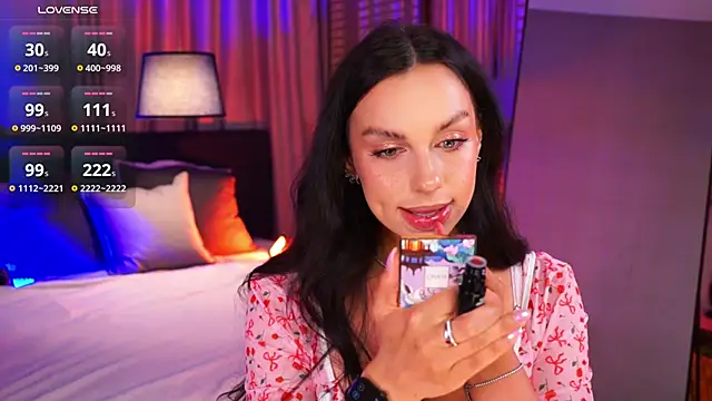 LunaNight online show from 10, 4, 2026