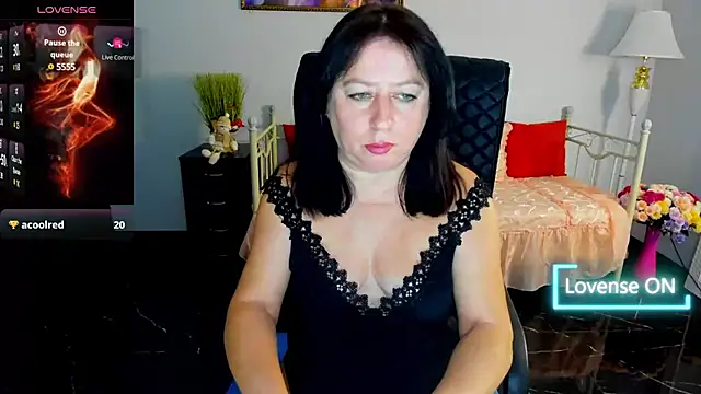 Julia Dean online show from 9, 1, 2025