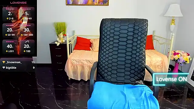 Julia Dean online show from 14, 1, 2025