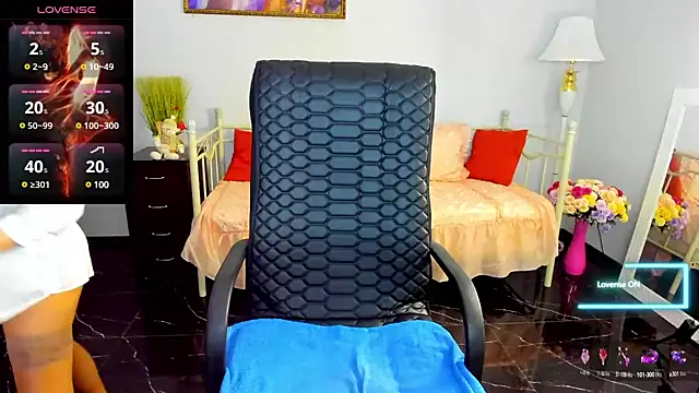 Julia Dean online show from 16, 1, 2025