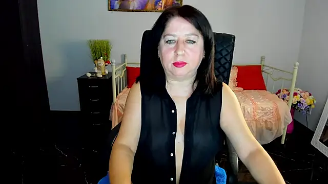 Julia Dean online show from 10, 2, 2025