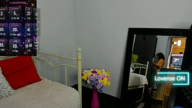 Julia Dean online show from 8, 11, 2025