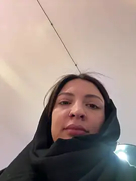 Snapshot of BabeRainbow chatting on 5, 1, 2025 BabeRainbow online show from 5, 1, 2025