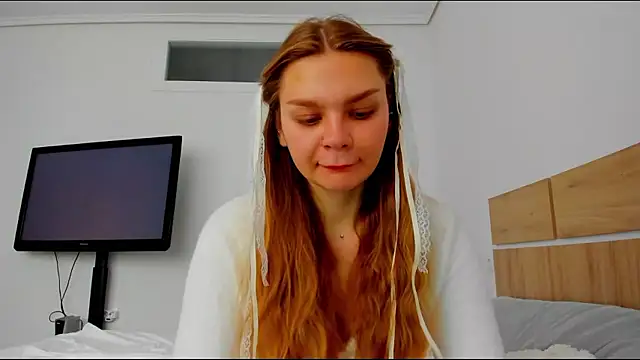 Molly sweetie online show from 2, 4, 2026