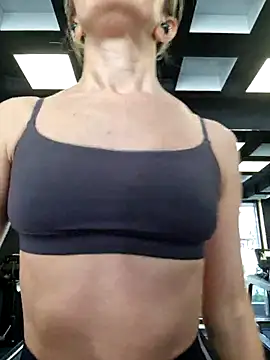 Snapshot of Miss____Mia_ chatting on 12, 2, 2025 Miss    Mia  online show from 12, 2, 2025