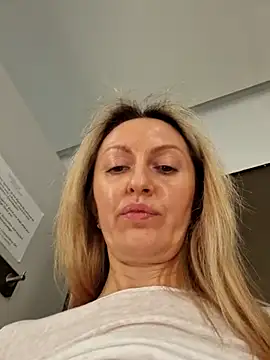 Snapshot of Miss____Mia_ chatting on 22, 2, 2025 Miss    Mia  online show from 22, 2, 2025