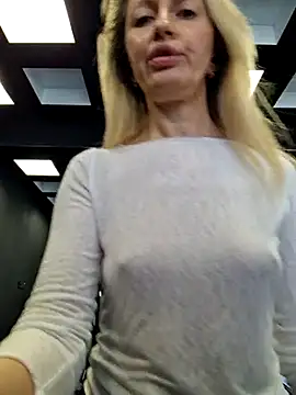 Snapshot of Miss____Mia_ chatting on 1, 3, 2025 Miss    Mia  online show from 1, 3, 2025