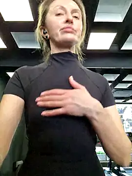 Snapshot of Miss____Mia_ chatting on 7, 3, 2025 Miss    Mia  online show from 7, 3, 2025