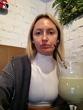 Snapshot of Miss____Mia_ chatting on 2, 10, 2025 Miss    Mia  online show from 2, 10, 2025