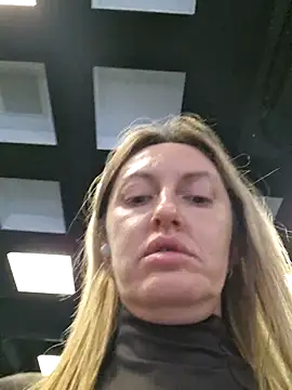 Miss    Mia  online show from 4, 2, 2026