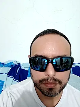 Snapshot of ElSunEagle chatting on 1, 4, 2026 ElSunEagle online show from 1, 4, 2026