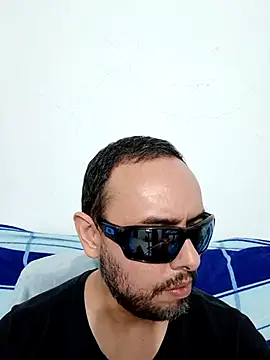 Snapshot of ElSunEagle chatting on 2, 4, 2026 ElSunEagle online show from 2, 4, 2026