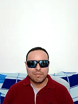 Snapshot of ElSunEagle chatting on 13, 4, 2026 ElSunEagle online show from 13, 4, 2026