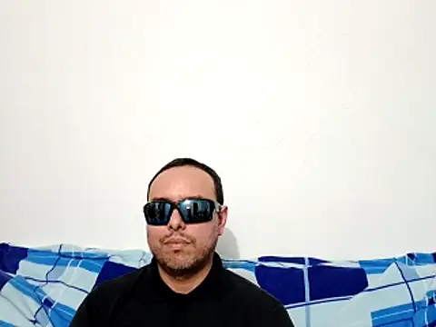 Snapshot of ElSunEagle chatting on 16, 4, 2026 ElSunEagle online show from 16, 4, 2026