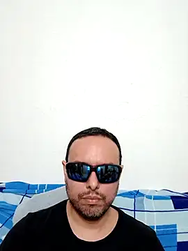 Snapshot of ElSunEagle chatting on 18, 4, 2026 ElSunEagle online show from 18, 4, 2026