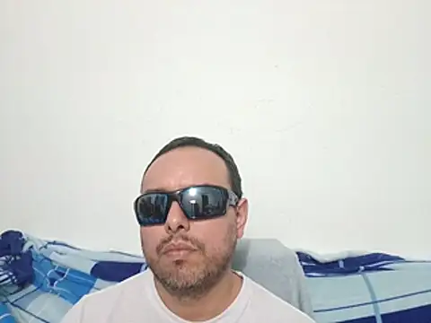 Snapshot of ElSunEagle chatting on 19, 4, 2026 ElSunEagle online show from 19, 4, 2026