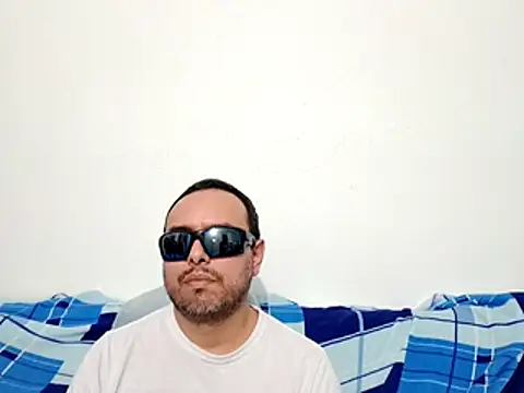 Snapshot of ElSunEagle chatting on 20, 4, 2026 ElSunEagle online show from 20, 4, 2026