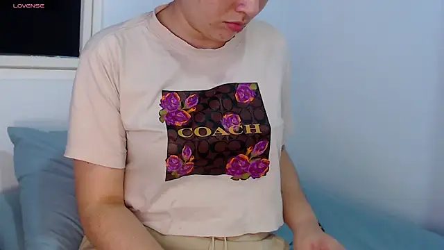 Snapshot of sofi-rojas1 chatting on 30, 11, 2025 sofi-rojas1 online show from 30, 11, 2025