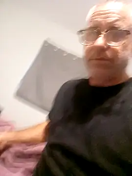 Snapshot of Pcsammy73 chatting on 6, 3, 2026 Pcsammy73 online show from 6, 3, 2026