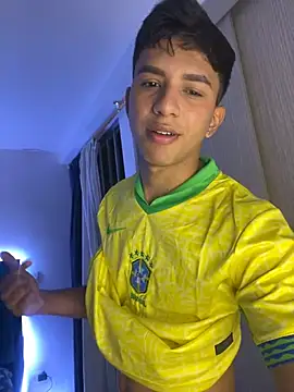 Leonarrrd 01 online show from 16, 2, 2025