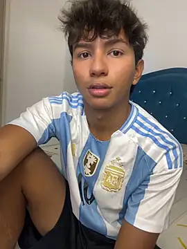 Leonarrrd 01 online show from 20, 9, 2025