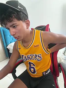 Snapshot of Leonarrrd_01 chatting on 3, 3, 2026 Leonarrrd 01 online show from 3, 3, 2026