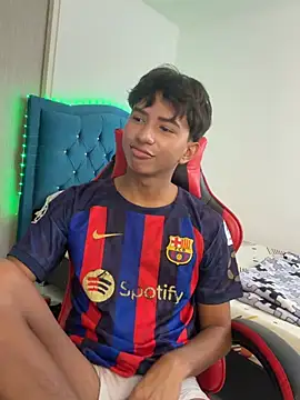 Snapshot of Leonarrrd_01 chatting on 6, 3, 2026 Leonarrrd 01 online show from 6, 3, 2026