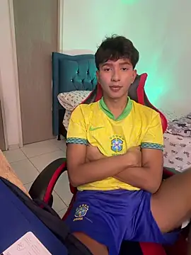 Snapshot of Leonarrrd_01 chatting on 11, 4, 2026 Leonarrrd 01 online show from 11, 4, 2026