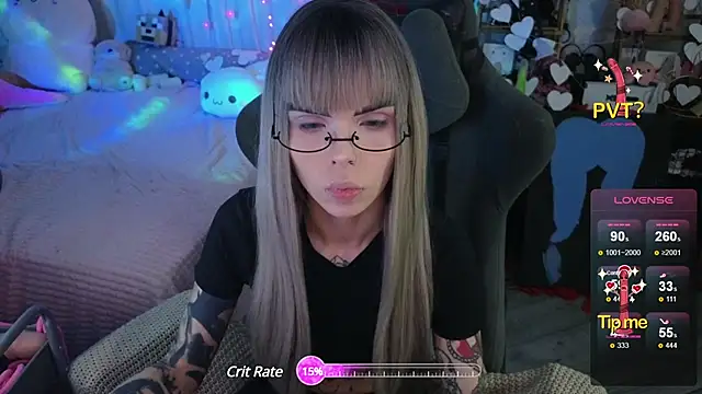 Snapshot of Kerry_Kirk chatting on 28, 2, 2025 Kerry Kirk online show from 28, 2, 2025