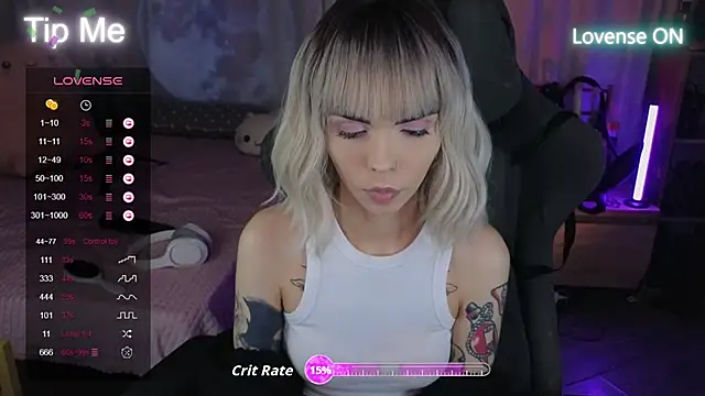 Snapshot of Kerry_Kirk chatting on 8, 10, 2025 Kerry Kirk online show from 8, 10, 2025