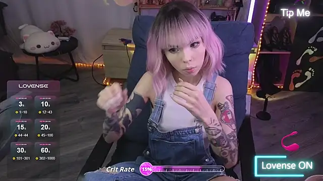 Snapshot of Kerry_Kirk chatting on 13, 11, 2025 Kerry Kirk online show from 13, 11, 2025