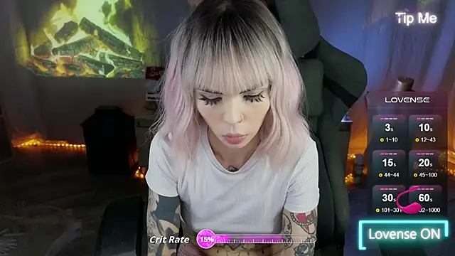 Snapshot of Kerry_Kirk chatting on 19, 12, 2025 Kerry Kirk online show from 19, 12, 2025