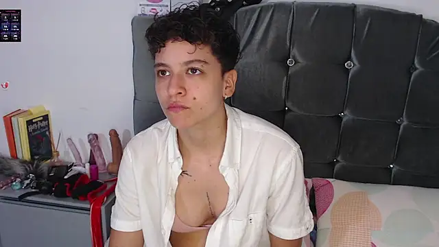 Snapshot of Antonella_Cruz02 chatting on 23, 4, 2026 Antonella Cruz02 online show from 23, 4, 2026