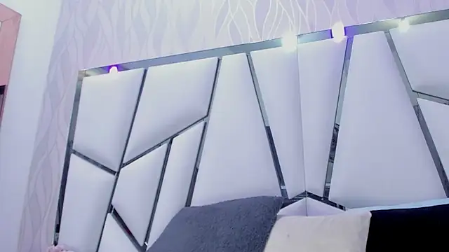 Snapshot of _aurora18_ chatting on 1, 2, 2025 aurora18 online show from 1, 2, 2025