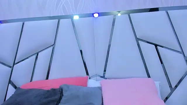 Snapshot of _aurora18_ chatting on 7, 2, 2025 aurora18 online show from 7, 2, 2025