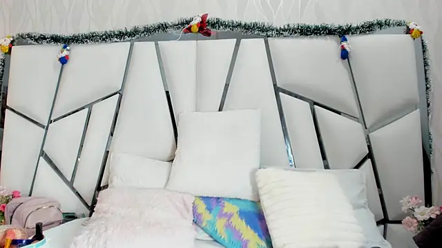 Snapshot of _aurora18_ chatting on 23, 11, 2025 aurora18 online show from 23, 11, 2025