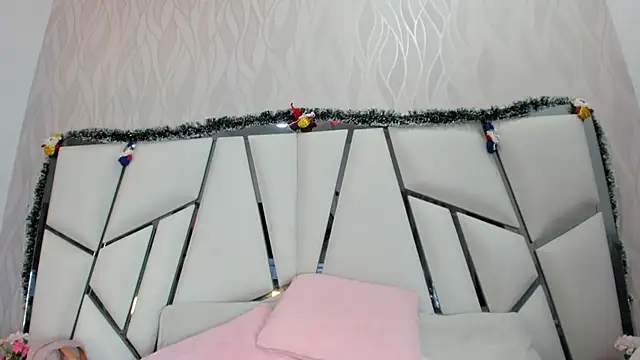 Snapshot of _aurora18_ chatting on 16, 12, 2025 aurora18 online show from 16, 12, 2025