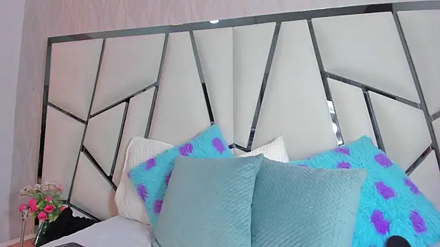 Snapshot of _aurora18_ chatting on 15, 4, 2026 aurora18 online show from 15, 4, 2026