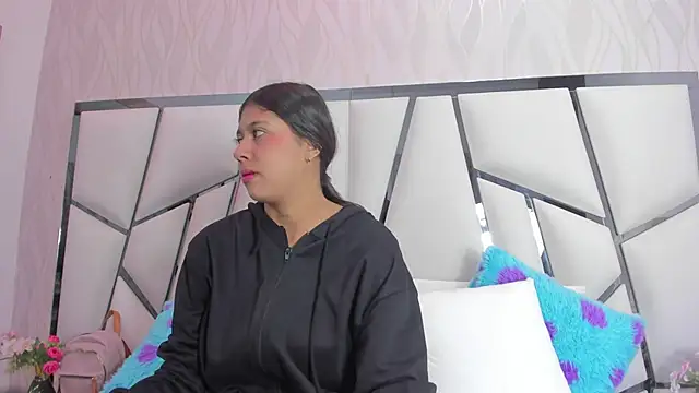 Snapshot of _aurora18_ chatting on 20, 4, 2026 aurora18 online show from 20, 4, 2026