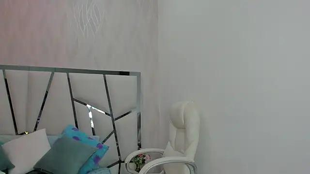 Snapshot of _aurora18_ chatting on 23, 4, 2026 aurora18 online show from 23, 4, 2026