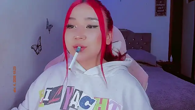 Snapshot of madisonx17 chatting on 4, 4, 2026 madisonx17 online show from 4, 4, 2026