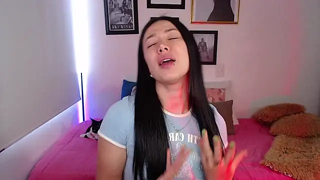 lilyy evanss online show from 8, 1, 2025