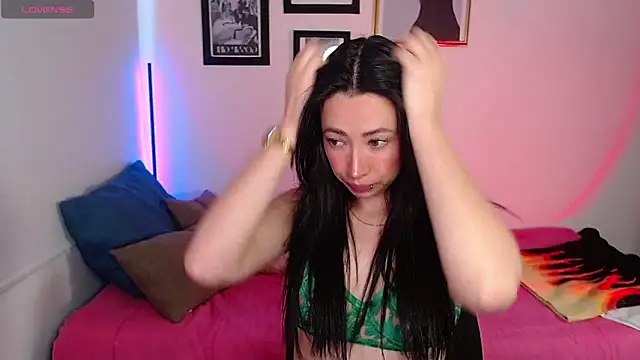 lilyy evanss online show from 21, 1, 2025