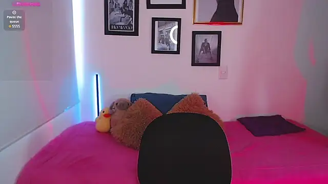 lilyy evanss online show from 4, 3, 2025