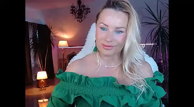 Snapshot of eyesangel22 chatting on 15, 12, 2024 eyesangel22 online show from 15, 12, 2024