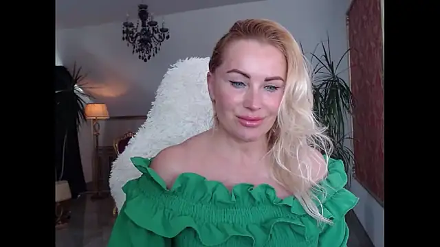 Snapshot of eyesangel22 chatting on 30, 12, 2024 eyesangel22 online show from 30, 12, 2024