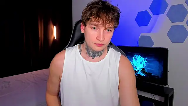 Snapshot of Chris_Tyson chatting on 23, 11, 2025 Chris Tyson online show from 23, 11, 2025