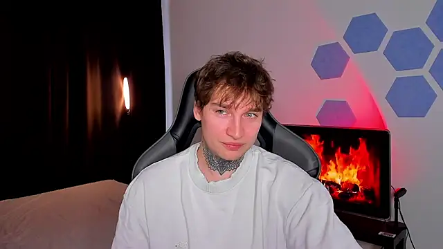 Snapshot of Chris_Tyson chatting on 24, 11, 2025 Chris Tyson online show from 24, 11, 2025