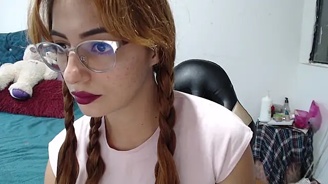 Snapshot of Kate_lorens9 chatting on 5, 4, 2026 Kate lorens9 online show from 5, 4, 2026